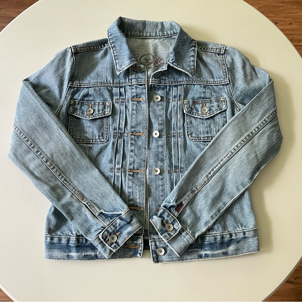 Vintage Gap Distressed Denim Jacket in Size Small